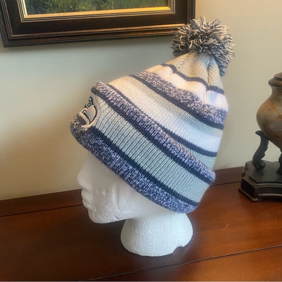 Seattle Seahawks NFL Sideline Sport Historic Pom Cuffed Knit Hat - Picture 2 of 3